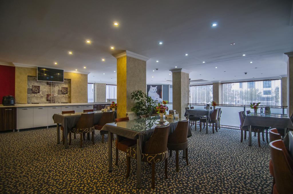 Hotel Dosco Van Exteriör bild